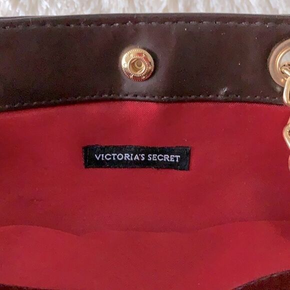 Victoria’s Secret fuzzy brown handbag with gold chain - Picture 10 of 16